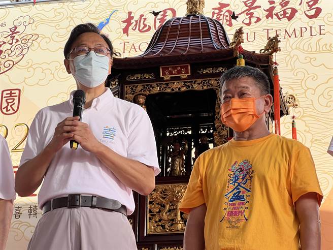 张善政大讚：「在神轿前面跳街舞，只有景福宫才会有这种结合传统跟现代的表演！」(蔡依珍摄)