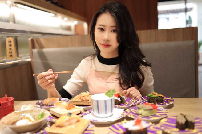 网友认为台中市中西区无党籍议员候选人林京玲是今年的「最正候选人」。（图／翻摄自林京玲脸书）