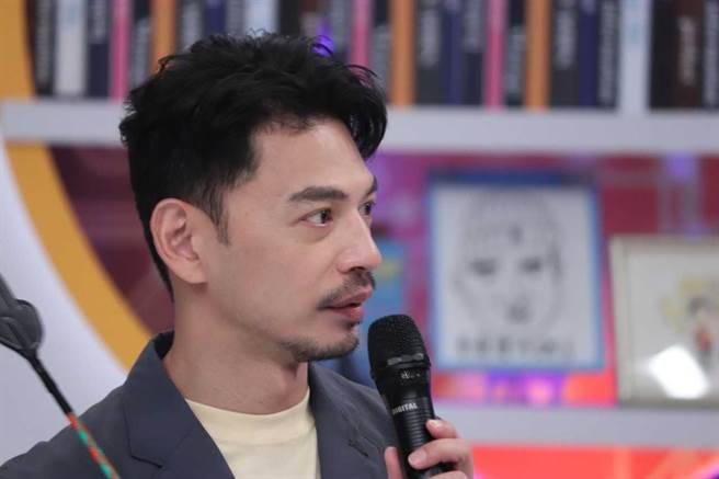 阿Ken自曝曾追过双胞胎姊妹。（中天综合台提供）