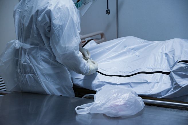 资深媒体人林裕丰表示，一名摄影师曾在殡仪馆搭讪一名女子，没想到该名女子和隧道车祸的女子竟是同一人。（图／示意图，达志影像）