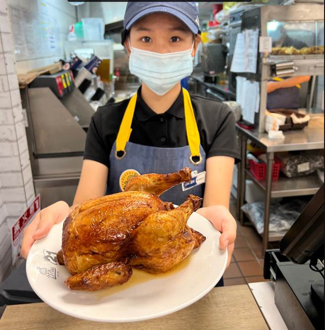 21世纪香草烤鸡原价440元，现只要356元。（21世纪提供）