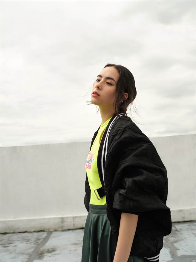 林奕嵐看似文靜其實是游泳健將。（周子娛樂提供）