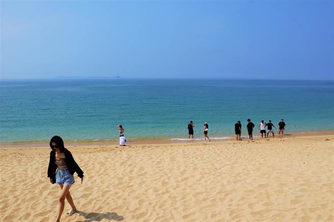 望安古称八罩岛，清朝施琅、刘国轩大战，就是在八罩岛这个地方，早年渔业兴盛的时候，东吉、将军、花屿都有上千人居住。（张茂雄摄）