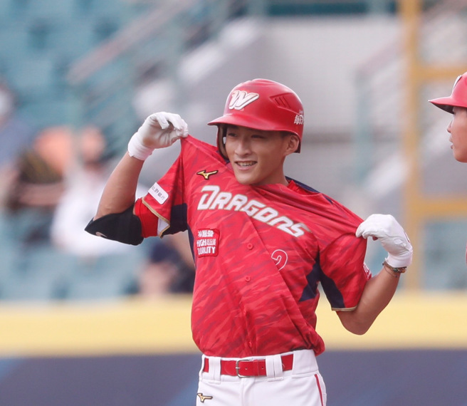 味全龙郭天信。（陈怡诚摄）