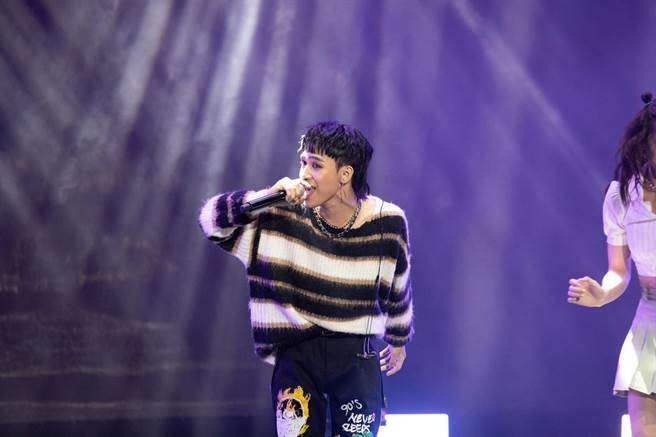 巴比首次独唱〈你说的都对〉获得全场掌声。（宜辰整合行销提供）