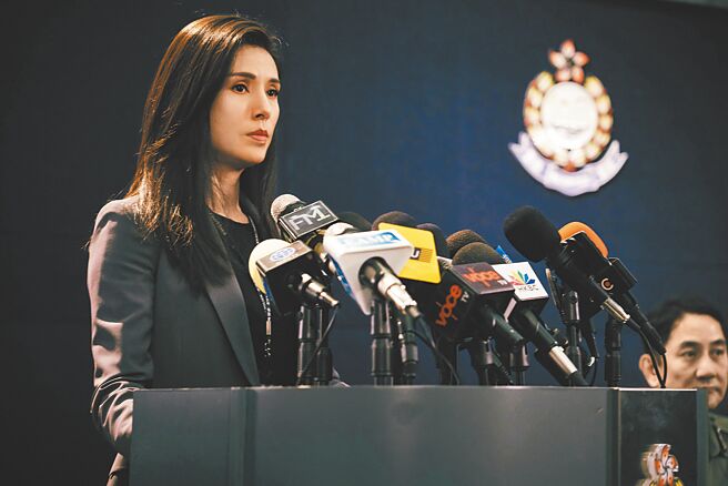 李若彤在《神探大战》中化身霸气警官。（华映提供）