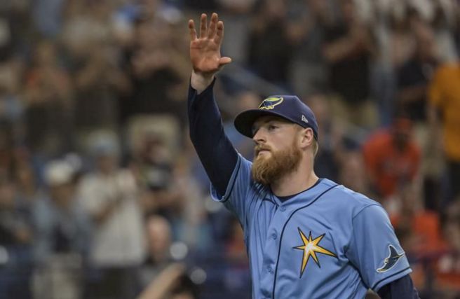 光芒先发投手拉斯穆森的完全比赛在第9局破功。（美联社）