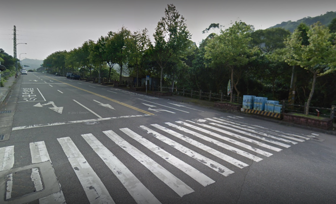 前明德乐园位在市郊，环境清幽，距内湖、大直不远。（翻摄Google Map）