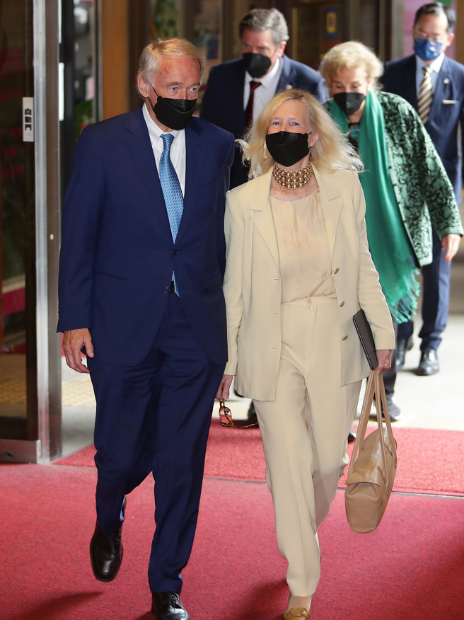 美國聯邦參議員馬基（Ed Markey）（左1）率領的參眾議員5人訪問團15日上午參訪立法院。（季志翔攝）