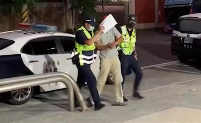 员警在犯案现场巡查，逮捕朱男。（翻摄照片／李京升苗栗传真）