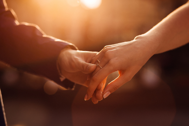 生肖属兔、虎、牛的男人超宠妻，嫁给他们真的会很幸福。（示意图／Shutterstock）