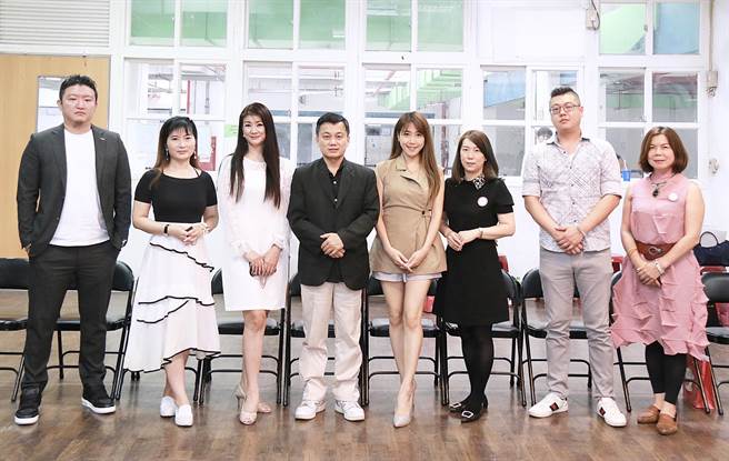 「全球城市小姐暨先生」选拔赛评审。（中华全球城市选拔协会提供）