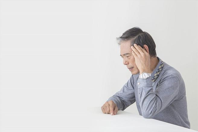 植髮雖然方便、好看且自然但相對的價格昂貴。（示意圖 /達志影像）