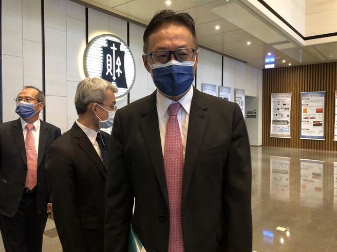 中信团队现身财政部参加彩券发行机构口试(图／吴静君摄)