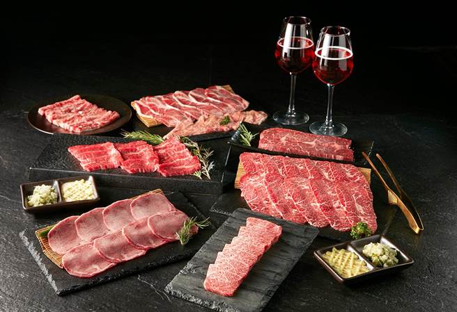 今年4月開幕的頂級燒肉餐酒館「最肉」，推出限量500組的「重磅和牛燒肉禮盒」，一次集齊8款純手工精修的奢華肉品。（王品集團提供／馮惠宜台中傳真）