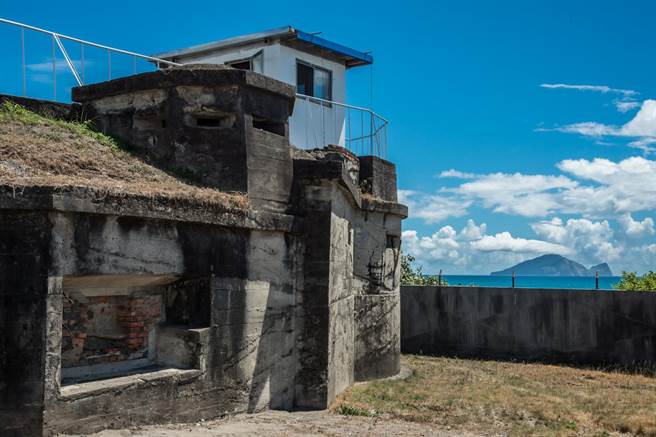 编者李国玄指出，大福要塞因未被轰炸过，故为太平洋战场里保留最完整的军事遗构。（宜兰县政府提供／吴佩蓉宜兰传真）