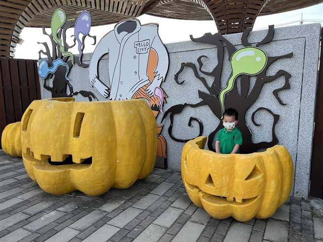 桃園市觀音蓮花休區，因冬天也發展控窯、萬聖南瓜節等延續熱度，去年財務自籌率達8成。（蔡依珍攝）