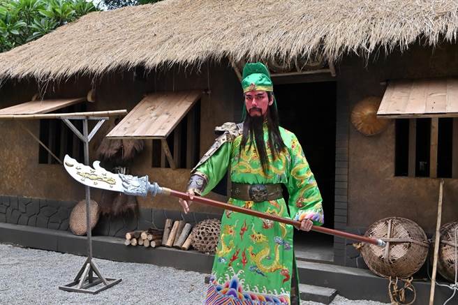 丁力骐在《少年关公！降肉！》饰演关羽。（三立提供）