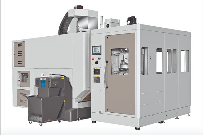 常铭最新U系列五轴加工中心机，搭载RS-200自动化系统。图／业者提供