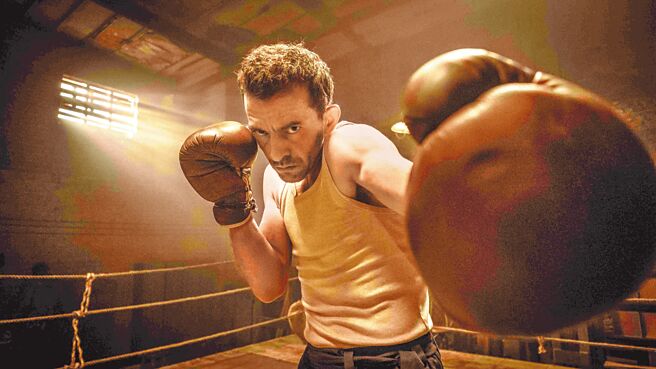 波蘭男星彼得葛洛瓦茲基接演堅韌的拳手主角皮特爾茲科夫斯基。（海鵬提供）