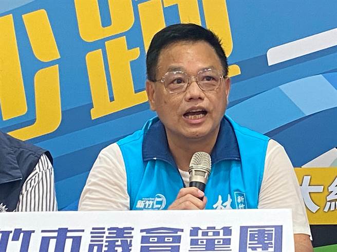 林耕仁今天质问前副市长沈慧虹，为何当初市府收到议员提案时，没有评估执行？难道将选举的利益置于市民利益之上。（陈育贤摄）