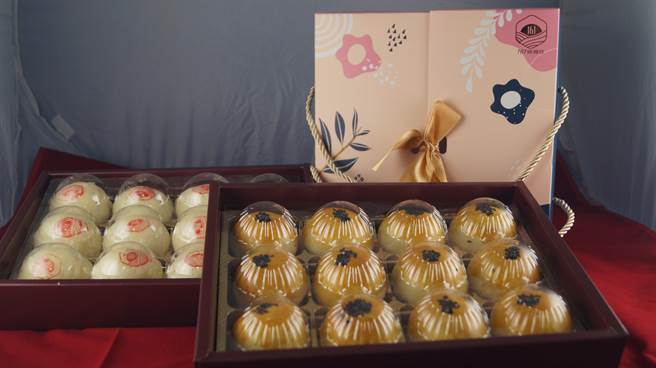 中秋节即将到来，南二监结合在地食材开发月饼礼盒。（台南第二监狱提供／张毓翎台南传真）