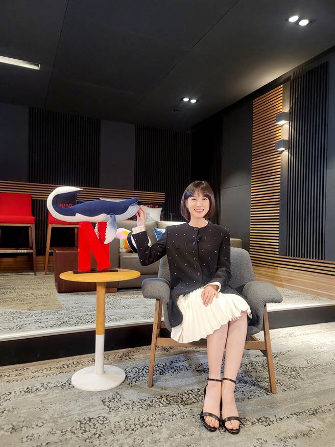 朴恩斌开心自拍问候粉丝。（Netflix提供）