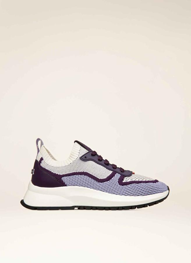 高雄義享搶先獨賣，Outline 系列淺紫拼色針織運動鞋 ，2萬800元。（Bally 提供）