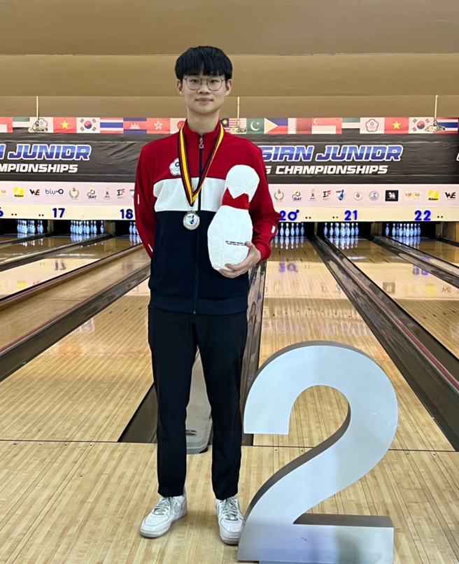 台湾男子保龄球小将蓝少岗在首日的个人赛拿下银牌。（图／中华民国保龄球协会教练团提供）