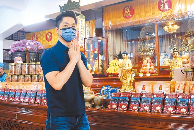 台北市長參選人蔣萬安認為，要民進黨參選人陳時中認錯、道歉很困難。（黃世麒攝）