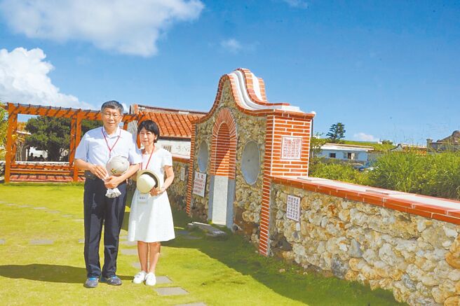 台北市长柯文哲（左）与夫人陈佩琪（右）13、14日前往澎湖市政参访，副市长黄珊珊被柯文哲要求留守台北市政府。（台北市政府提供／杨亚璇台北传真）