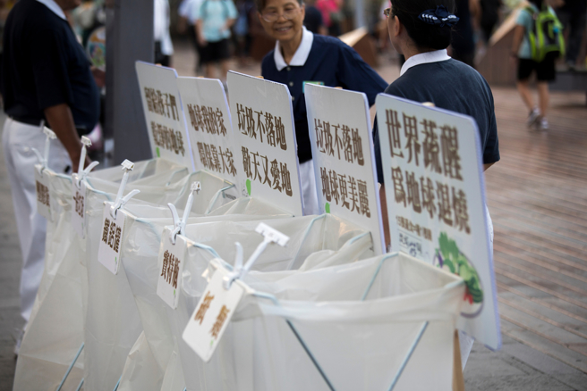 近日慈济协助救援赴柬埔寨工作的2位台人，引起网友讨论。（图／shutterstock）