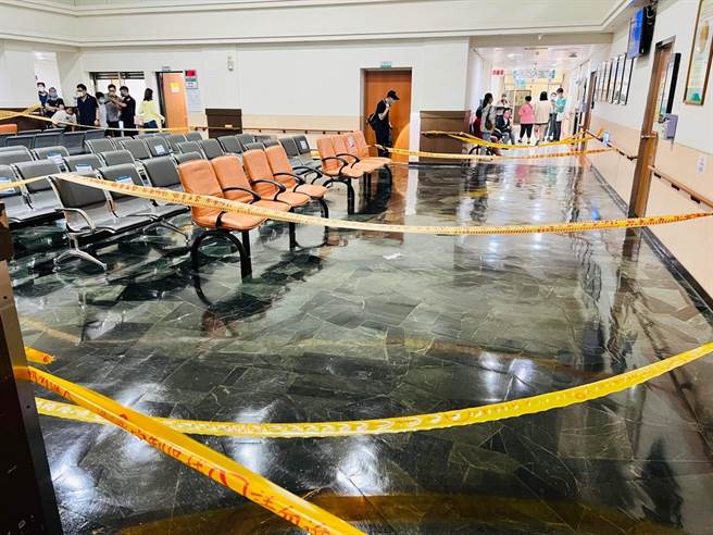 案发现场已拉起封锁线。（翻摄照片／高雄洪靖宜传真）