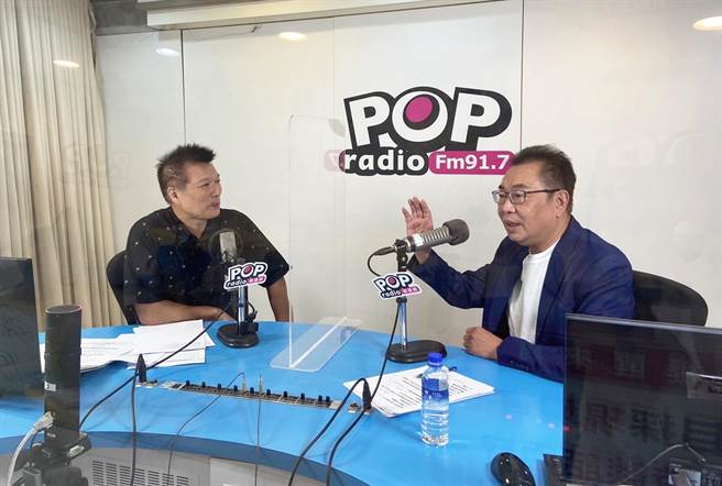 謝福弘（右）自評行政經驗勝過其他參選人。（謝福弘競選團隊提供／李京昇苗栗傳真）