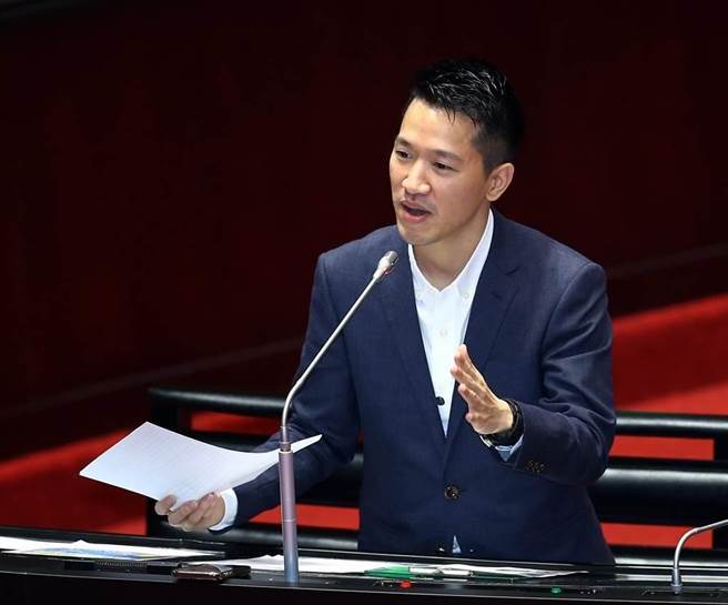 近期柬埔寨打工诈骗事件频传，民进党立委何志伟今（17日）表示，「台湾是科技大国，不该只有人工举牌！」（报系资料照）