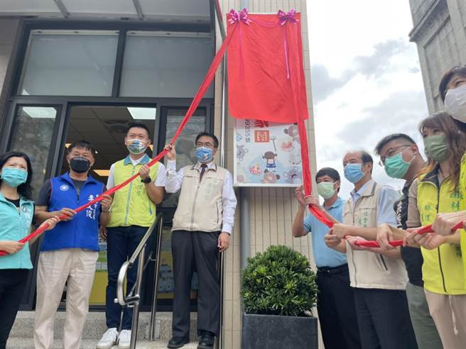 善化区东关公共托育家园今揭牌，台南市长黄伟哲到场主持。（李俊淇摄）
