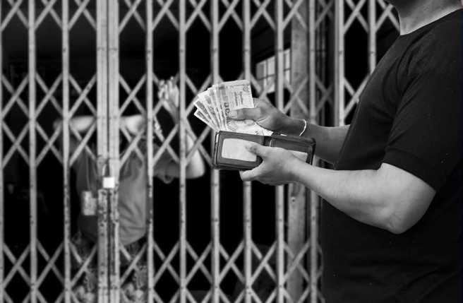 诈骗集团新手法曝光，以真公司假设厂名义将民眾骗出国。（示意图/Shutterstock提供）
