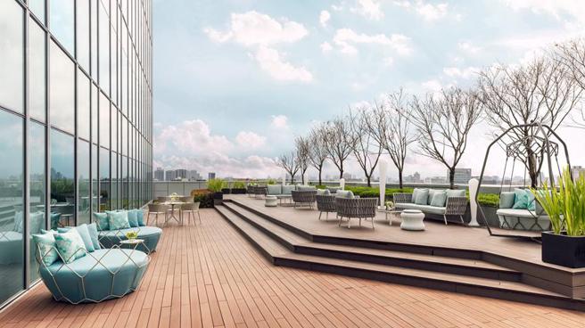 台北国泰万怡酒店位于14楼的户外露臺，可依新人要求举办证婚仪式或AfterParty。（图／台北国泰万怡酒店）