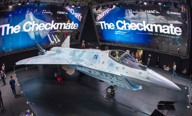 俄罗斯新型5代战机苏（Su）-75「将军」（Checkmate）模型7月20日在2021年莫斯科国际航太展（MAKS）中亮相。（达志影像/Shutterstock）