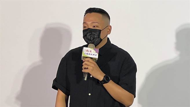 青年局长张以理表示，高雄时尚大赏是为实现青年设计创业理想，透过时尚大赏让南部孩子、新锐设计师有舞台可发挥。（柯宗纬摄）