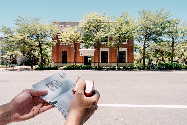 今年8月至10月「台湾设计设计台湾」期间，来高雄参与艺文活动，旅游走跳歷史场景时，可同时以实体和虚拟方式收集纪念章，收藏臺湾设计。(图片提供/高雄市政府文化局)