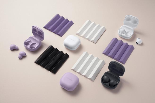 三星全新的Galaxy Buds2 Pro将推出精灵紫、幻影黑与曙光白 3色，定价7490元。（三星提供）