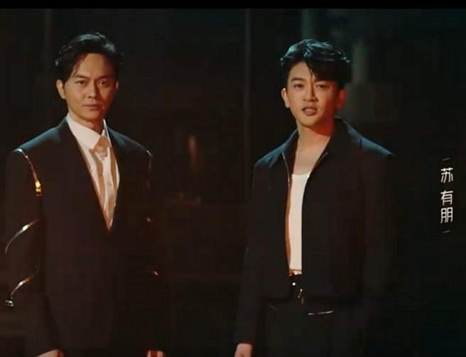 芒果TV今（17日）在微博官宣《披荆斩棘》，19日开播外还公开正式参赛名单，32位男星中有8位来自台湾，其中苏有朋过去是小虎队一员堪称是元祖级偶像。(图/ 摘自芒果TV微博)