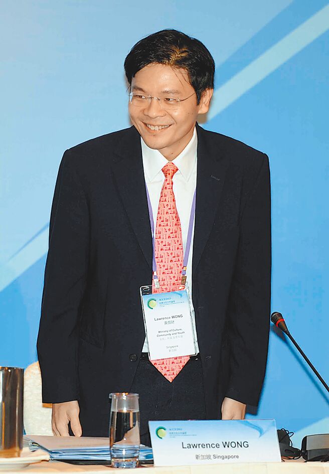 新加坡副总理兼财长黄循财15日接受美媒专访时警告，中美关系的走向令人担忧，也正步入愈来愈危险的境地。图为黄循财出席亚洲文化合作论坛。（中新社）