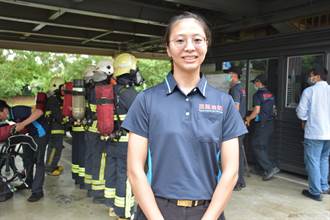 擔任消防隊員才3年  竹南消防分隊員魏佩如榮獲消防署急救精靈獎