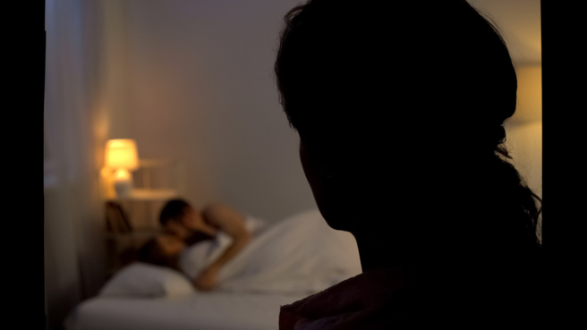 传产女老板床上激战女婿，女儿目睹全程竟说「我老公厉害吧！」（图／shutterstock）