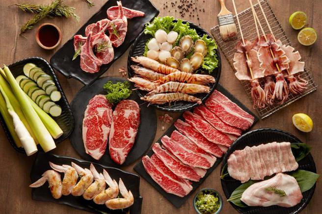 （中秋宅家烤肉，台北喜來登飯店更首度推出「豪華海陸烤肉組」外賣。圖／台北喜來登大飯店提供）