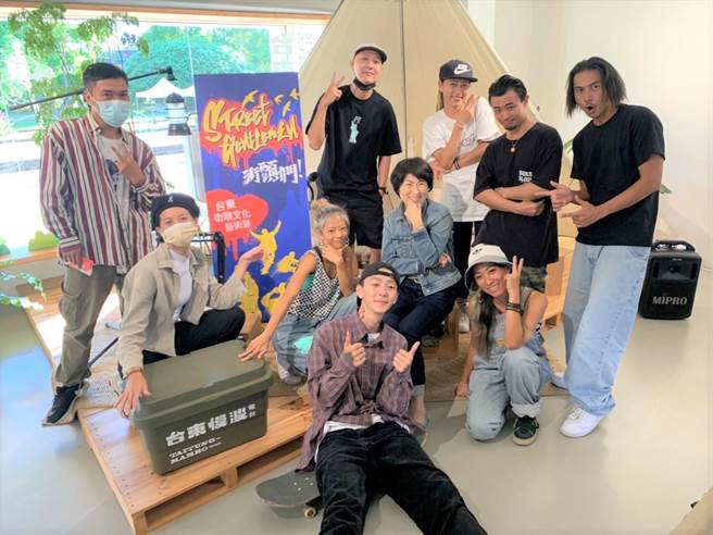 台东县长饶庆铃（中）日前与青发会委员对谈，有了「极限运动在台东」共识，计画打造台东极限运动专业场地。（台东县府提供／蔡旻妤台东传真）