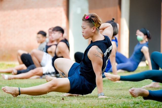 Kelie 教练带领学员们动物流训练。(照片/教育部体育署提供)