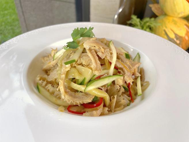 潮汕鮮露拌牛肚。（何書青攝）